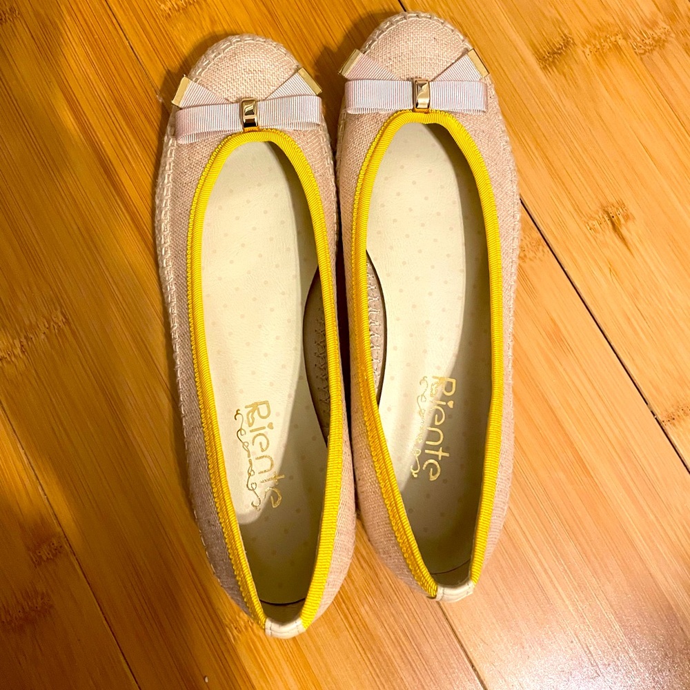 Flat shoes